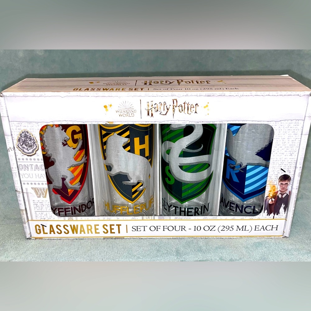 Silver Buffalo Harry Potter Hogwarts House Crests Silo Stripes 4-Pack TumblerNWB